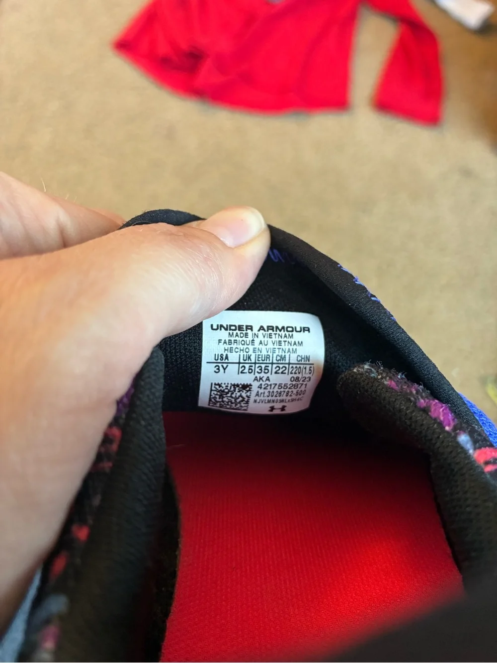Girls UNDER ARMOUR Tennis Shoes 3 - Picture 3 of 7